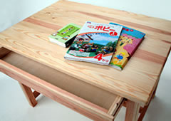 「雪国の杉」学習机