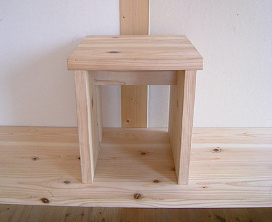 木のスツール「Stool」