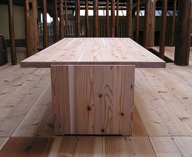 木のテーブル「L-table」