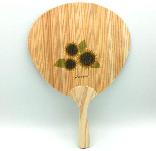 国産杉を活用した丸うちわ