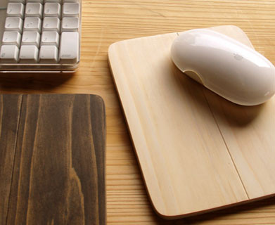 桧の二つ折りできる木製マウスパッド